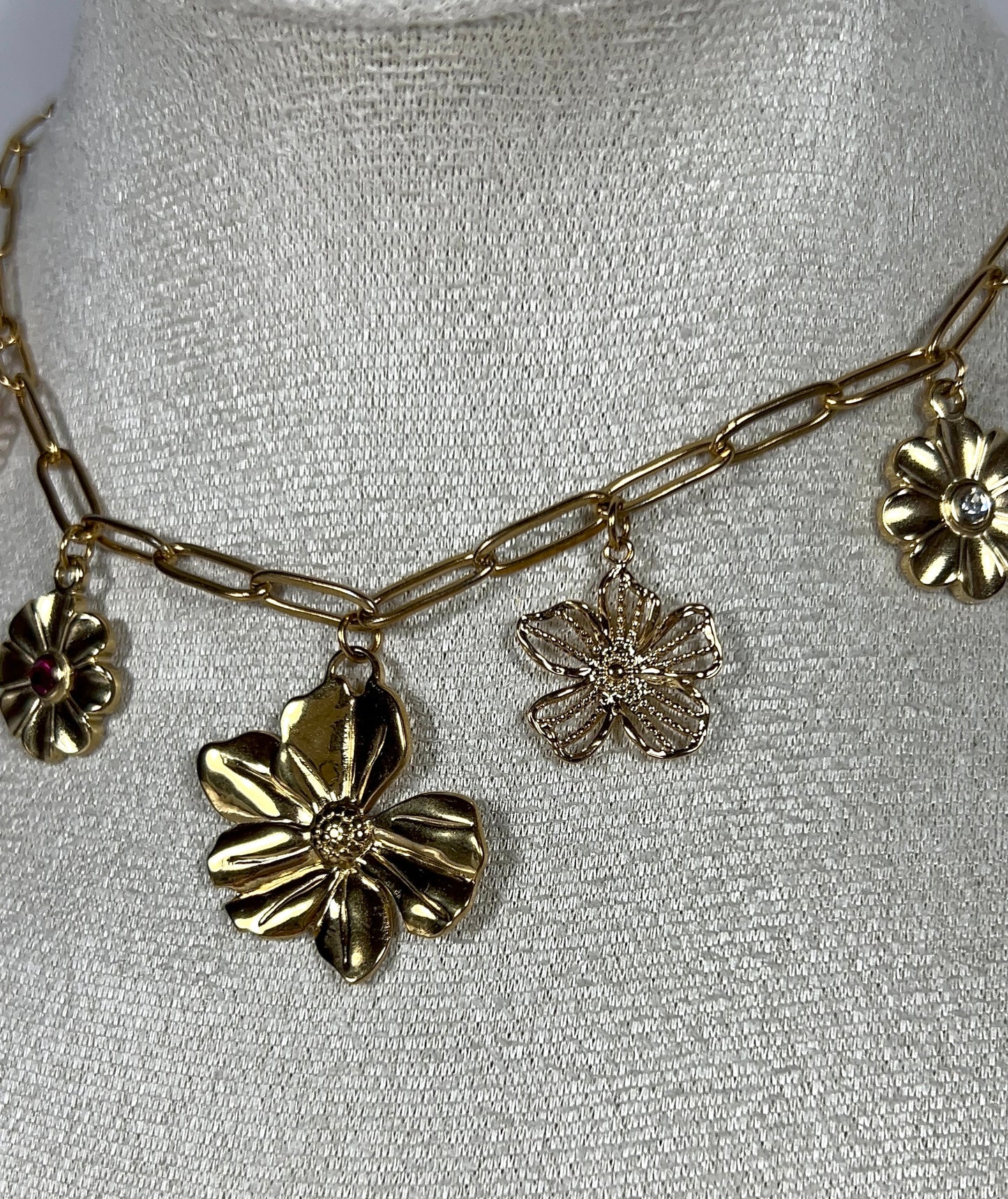Collier Tracy