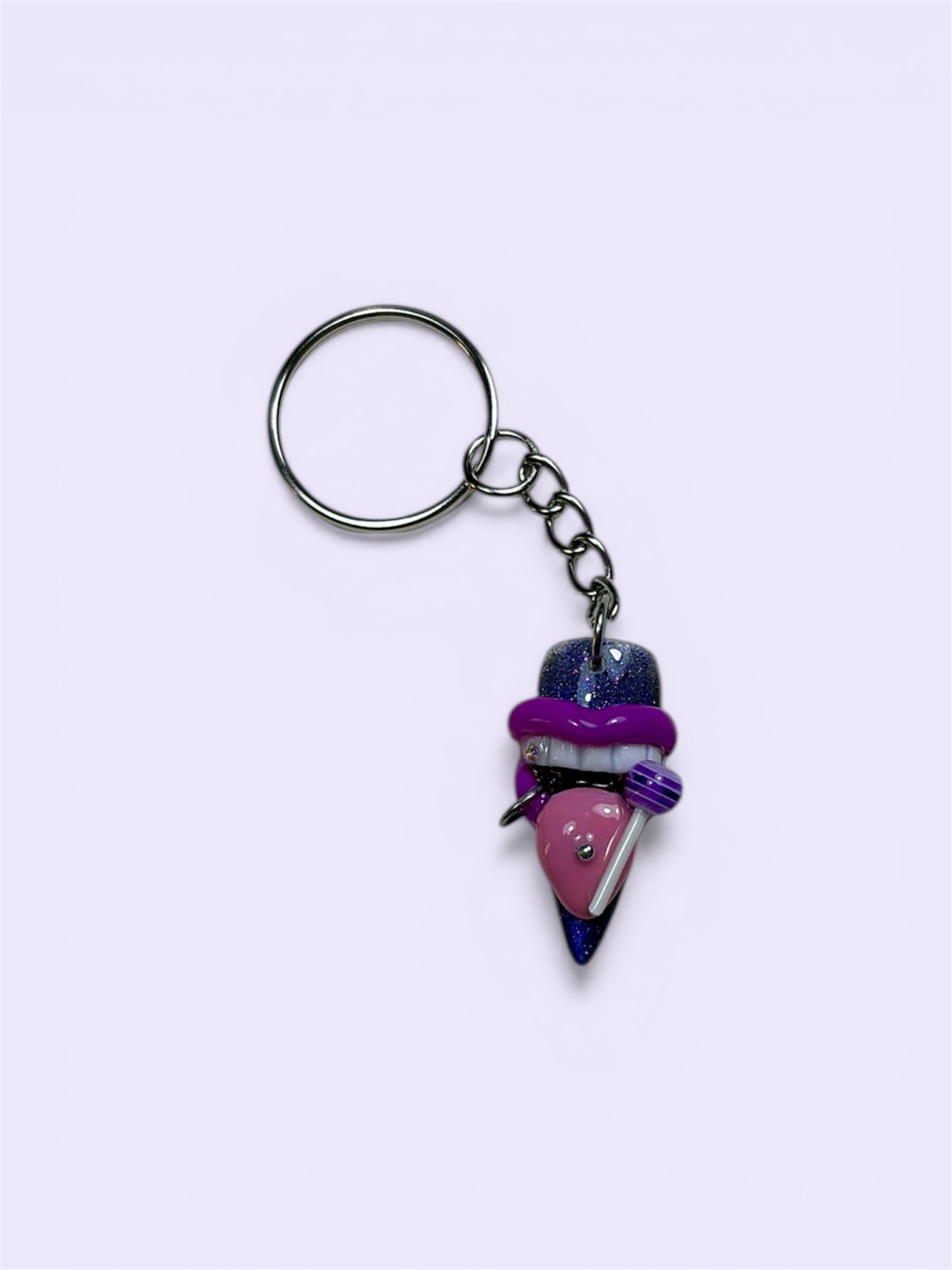 Porte clé Kiss me purple